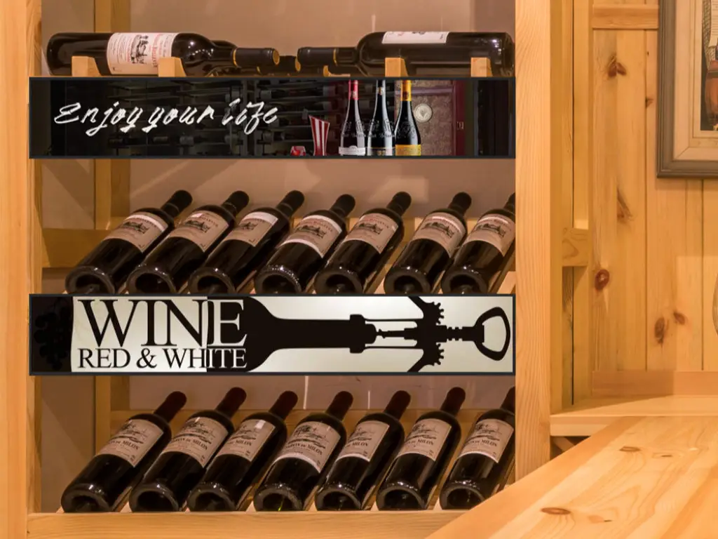 ЖК-дисплей с краю полки 2